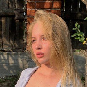 emma-white onlyfans leak|Emma White / Isabel Dolcè / YourEmmaWhite / emmadiary